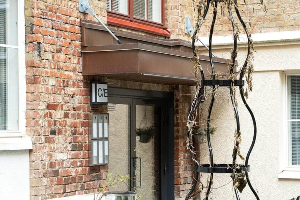 Facade/entrance