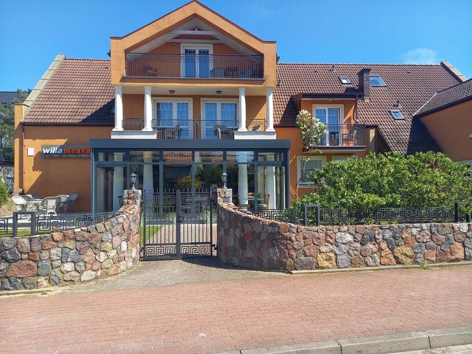 Property building, Day