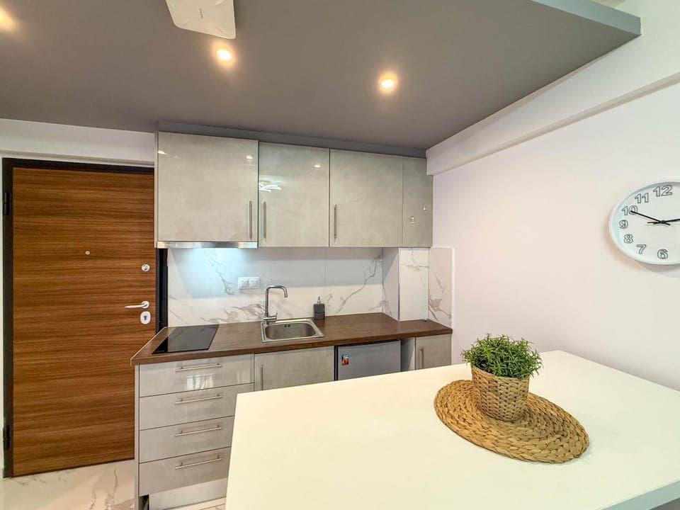 Kitchen or kitchenette