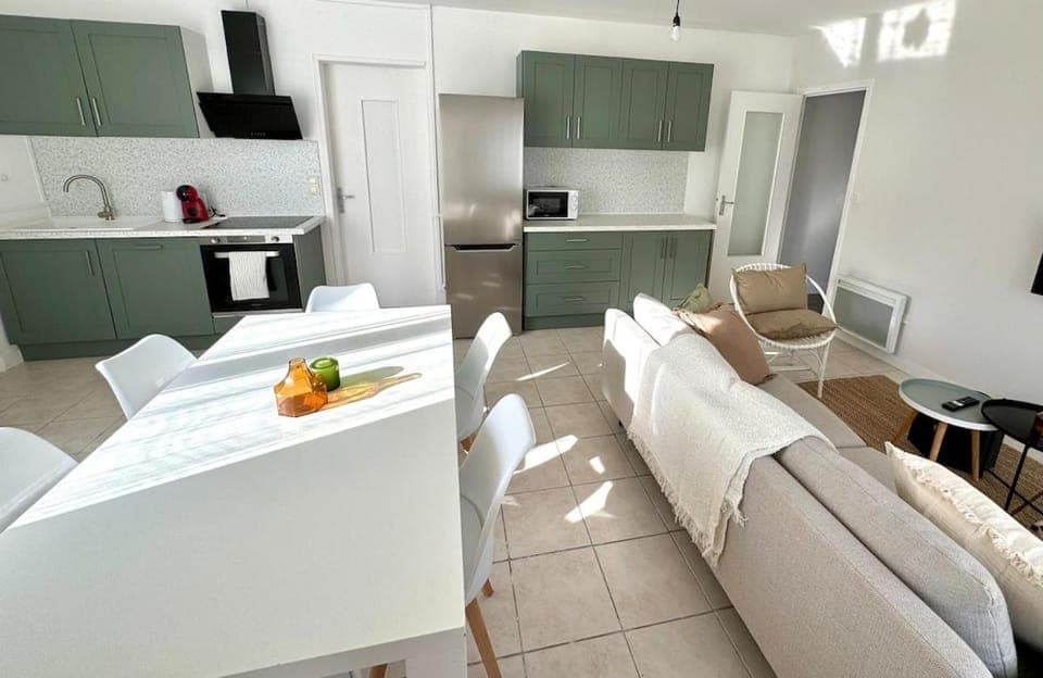 Living room, Dining area