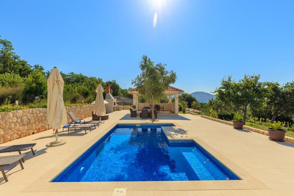 Patio, Swimming pool, Swimming pool