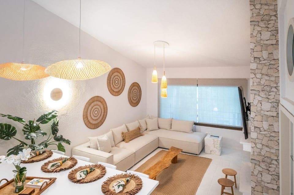 TV and multimedia, Living room, Seating area