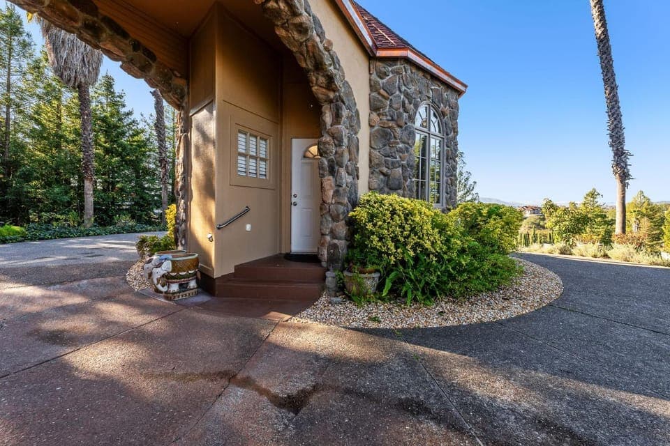 Property building, Spring, Day, Garden, Garden view