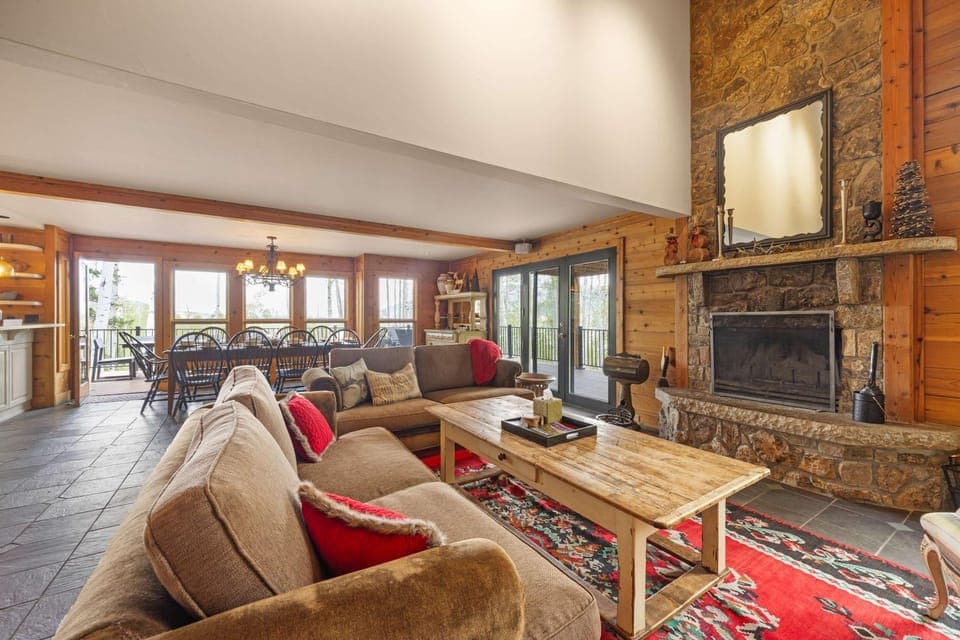 Luxury Mountain Retreat with Hot Tub and Views House in Mountain Village