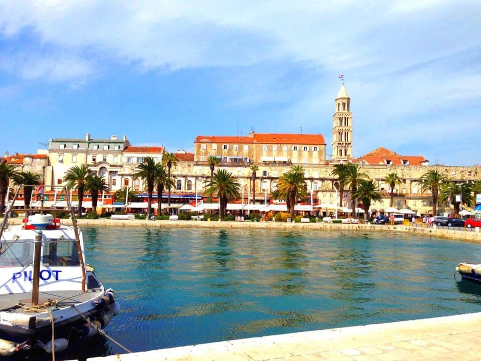 Nearby landmark, Neighbourhood