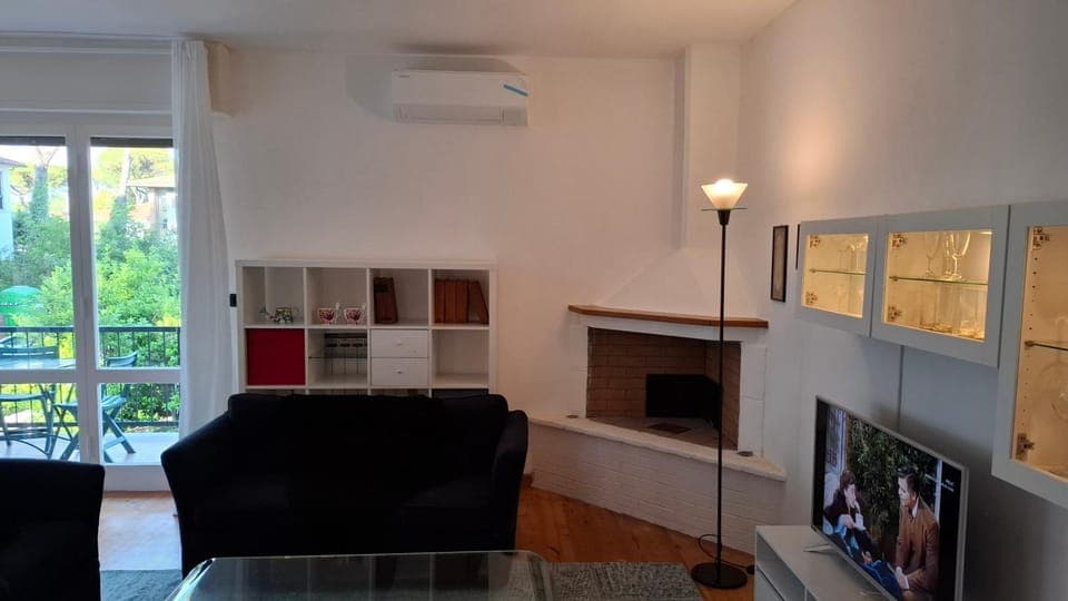 Living room, air conditioner