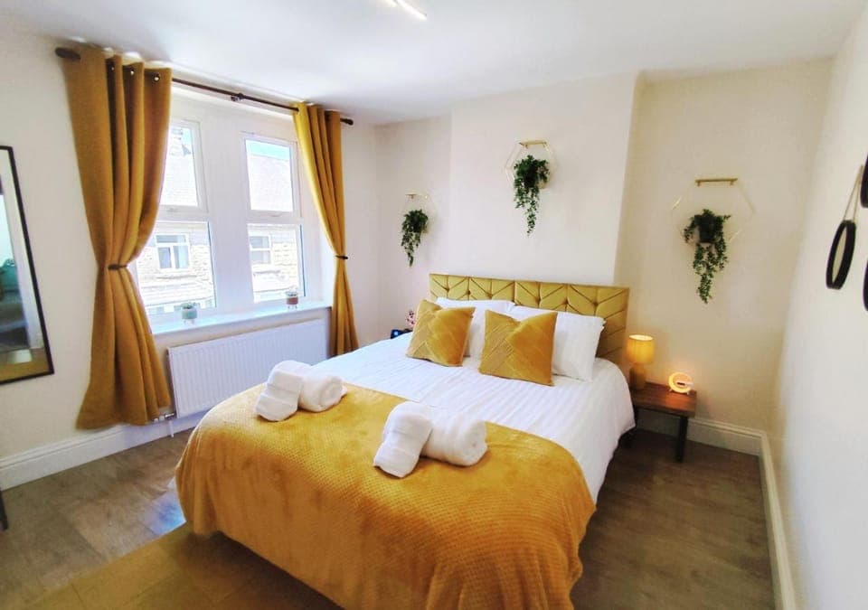 Winter, Summer, Bedroom, towels