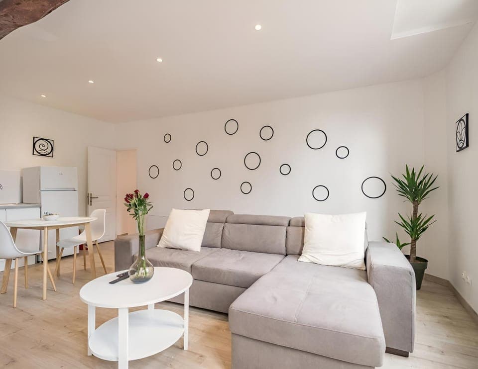 Living room, Dining area