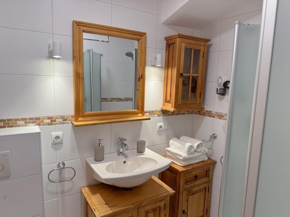 Shower, Bathroom, towels