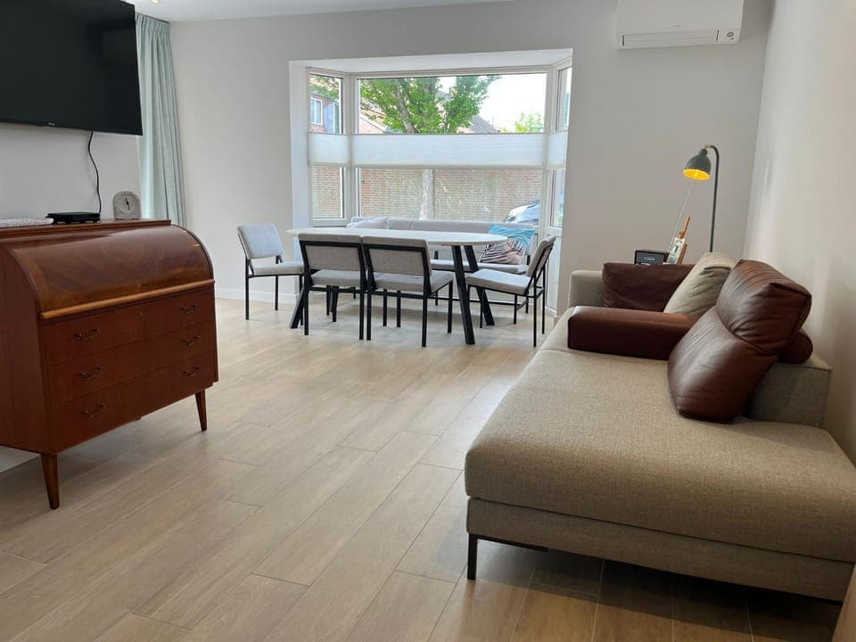 Living room, Seating area, Dining area