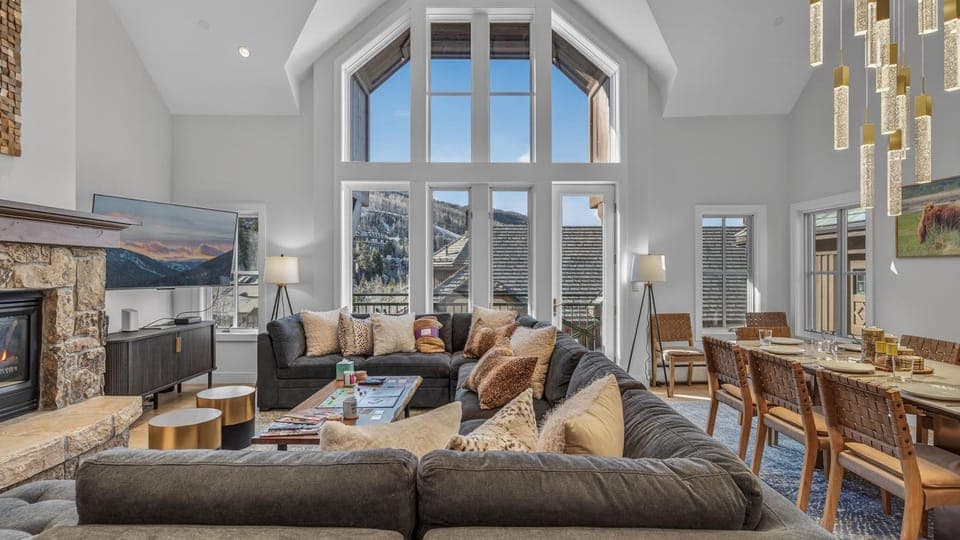 Living room, Seating area, Mountain view, furniture