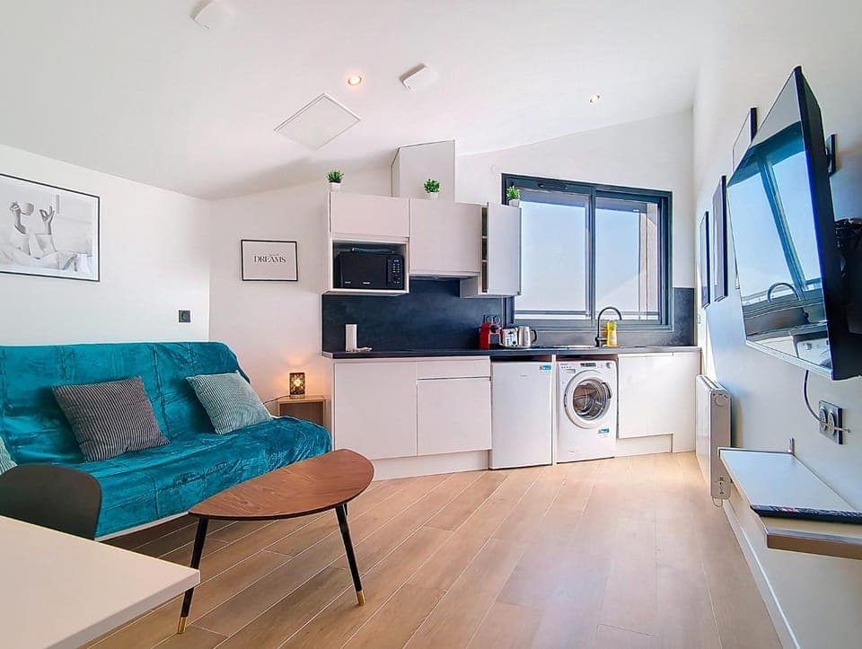 TV and multimedia, Living room, kitchen