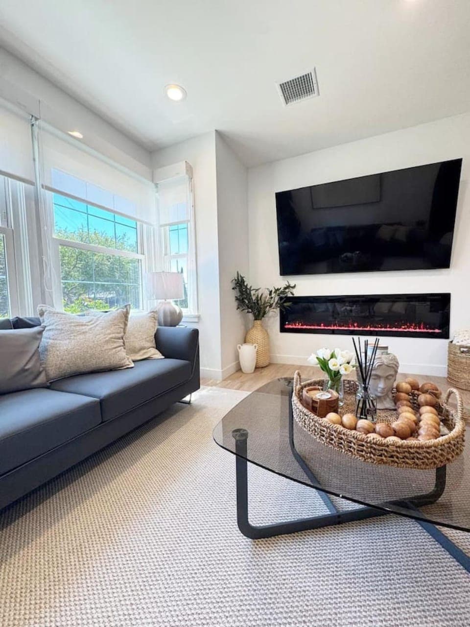 Communal lounge/ TV room, Living room, Seating area