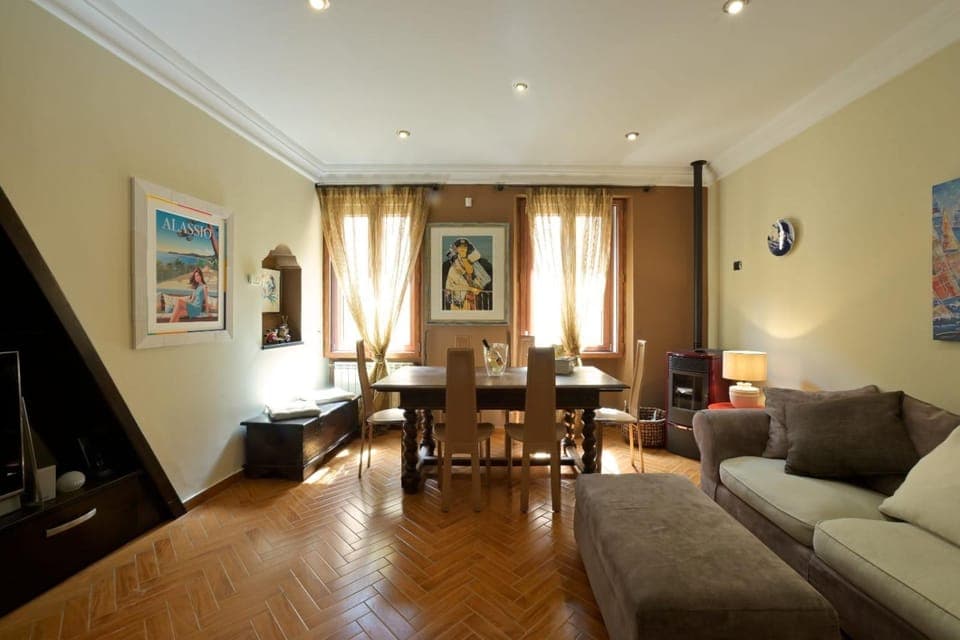 TV and multimedia, Living room, Other, Seating area, Dining area