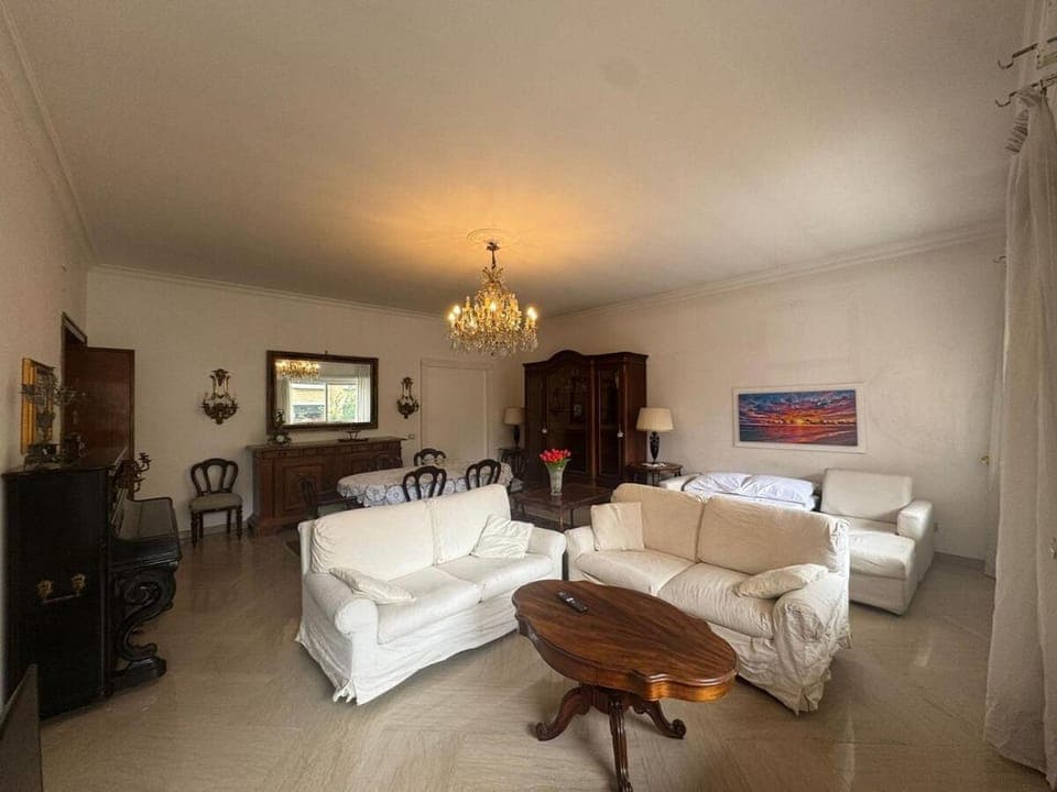 Living room, Photo of the whole room, Seating area