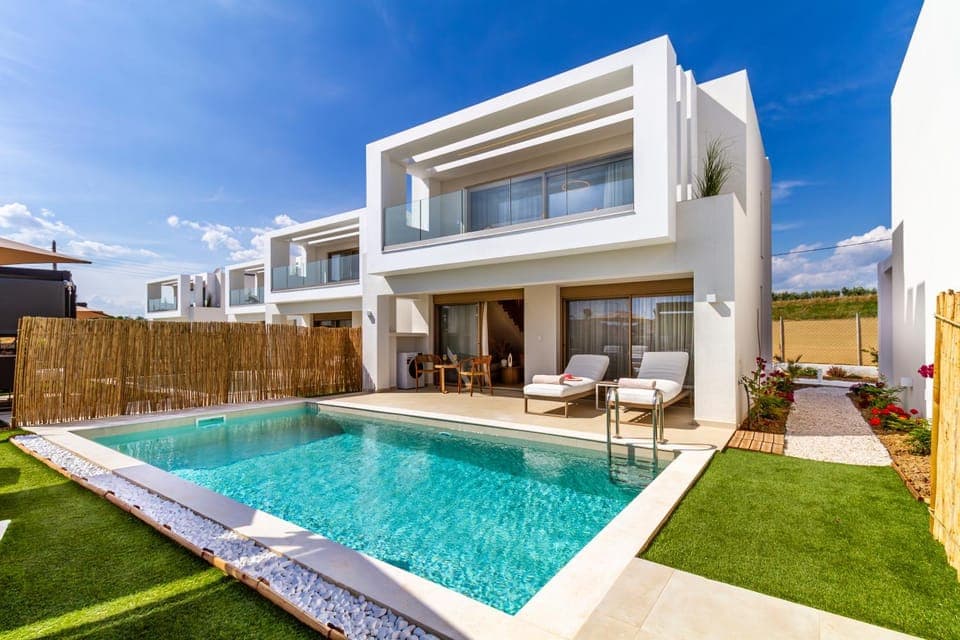 Property building, Swimming pool