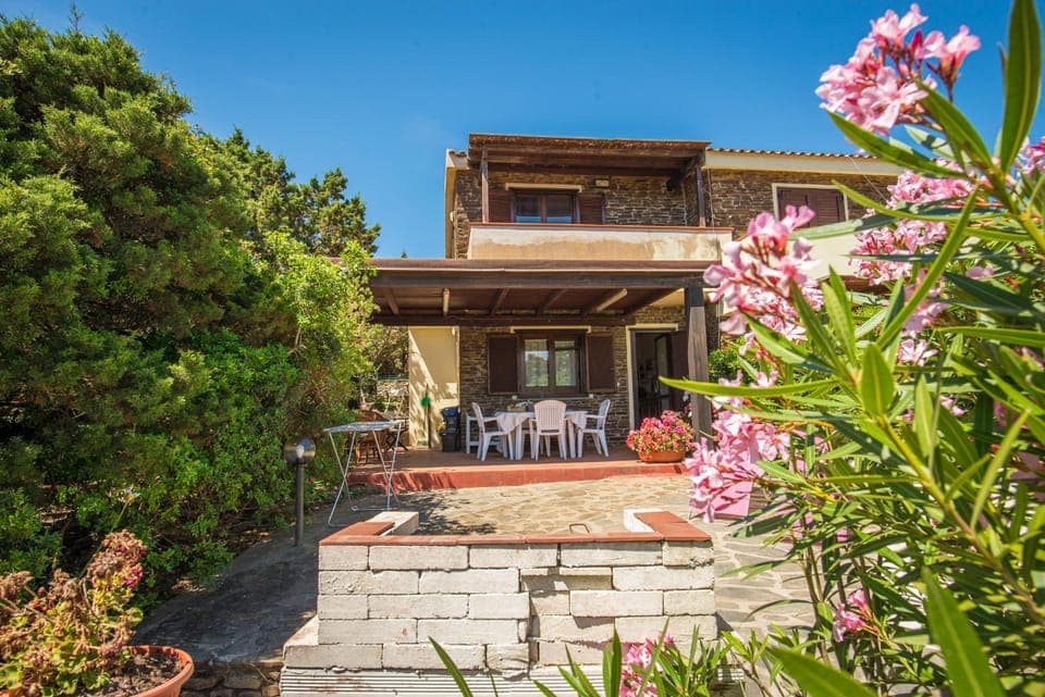 Property building, Facade/entrance, Balcony/Terrace