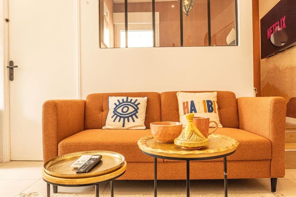 Living room, Seating area