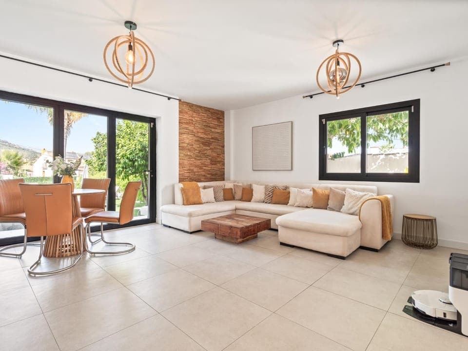 Living room, Seating area, air conditioner