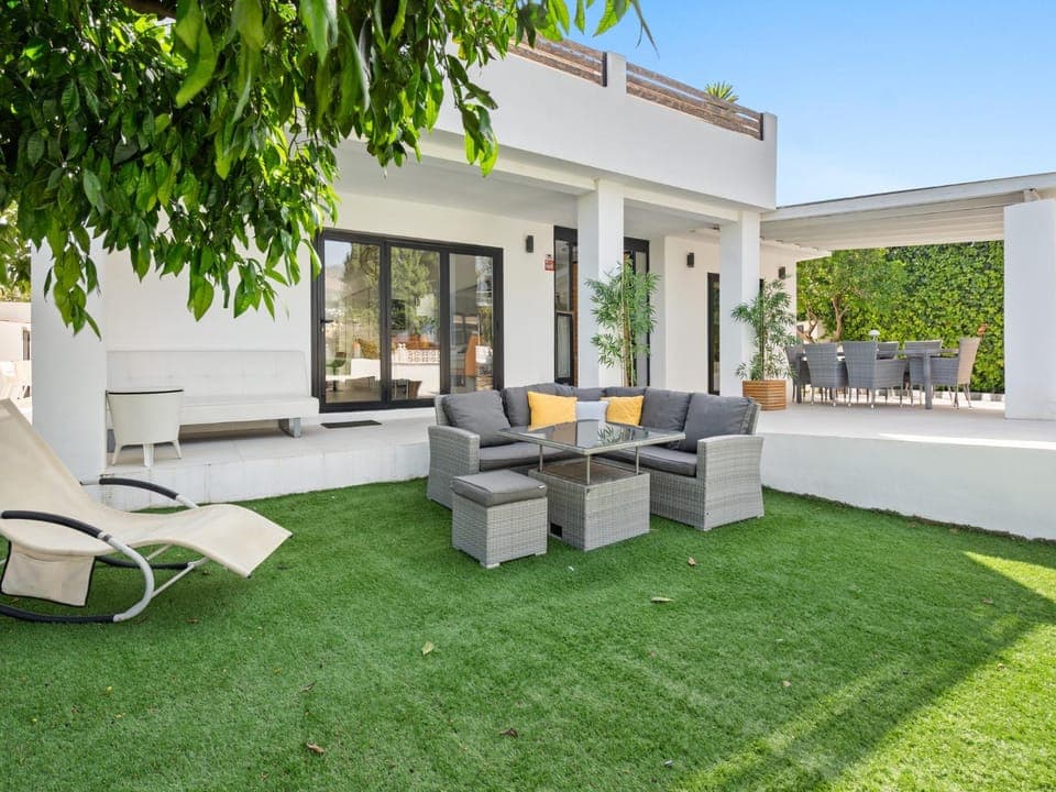 Patio, Garden, Dining area