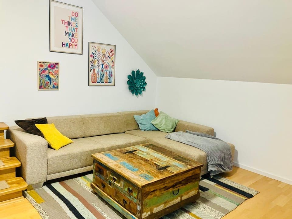 Living room, Seating area