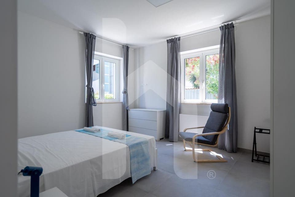 Bed, Living room, Photo of the whole room, Bedroom