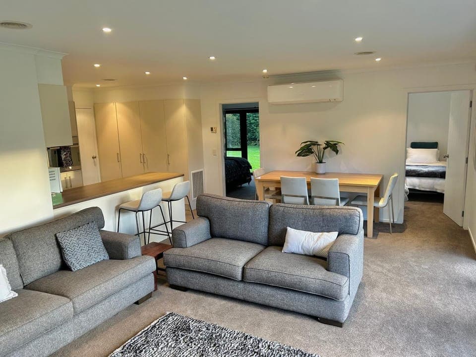 Living room, Photo of the whole room