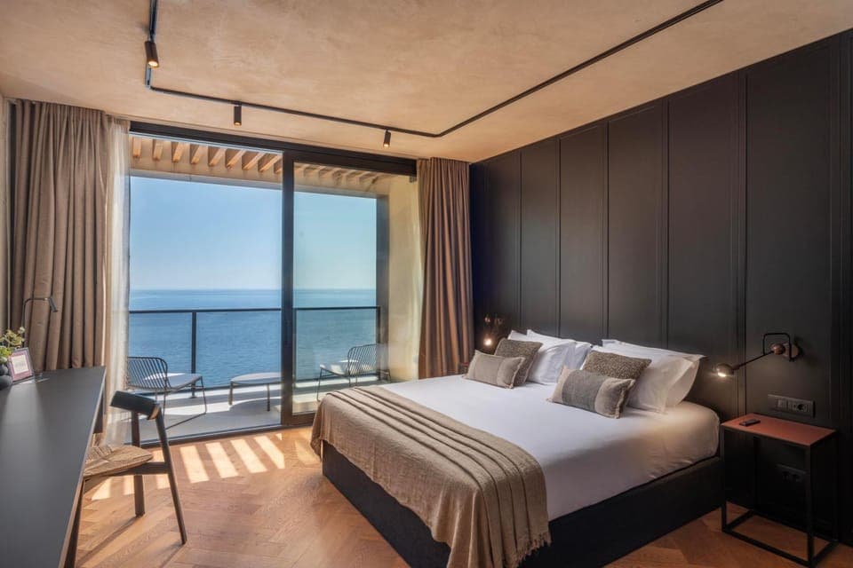 Day, Bedroom, Time of day, towels