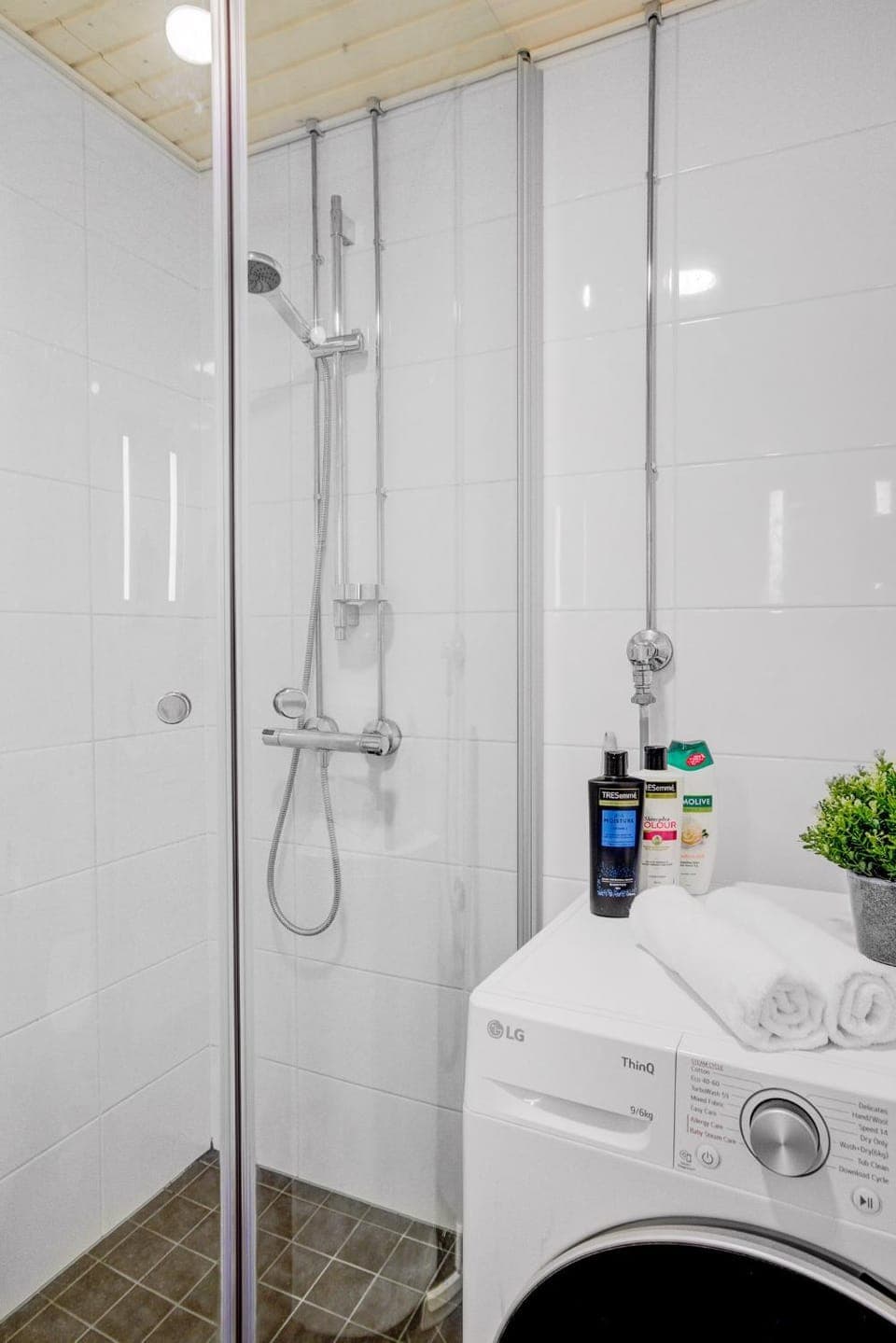 Shower, washing machine