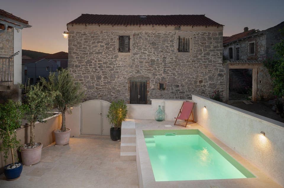 Stone house Casa Lumina Villa in Zadar County