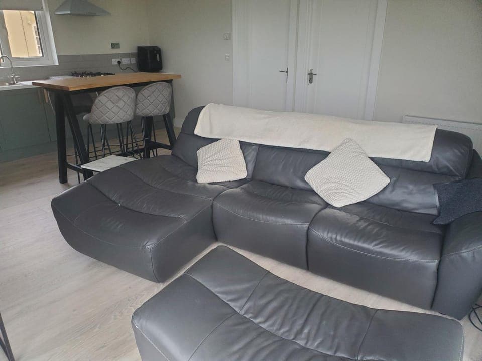 Seaside Retreat-2 Bed-Sleeps 4-Parking-Pets Apartment in County Kerry