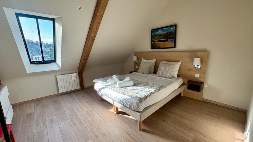 Property building, Living room, Bedroom