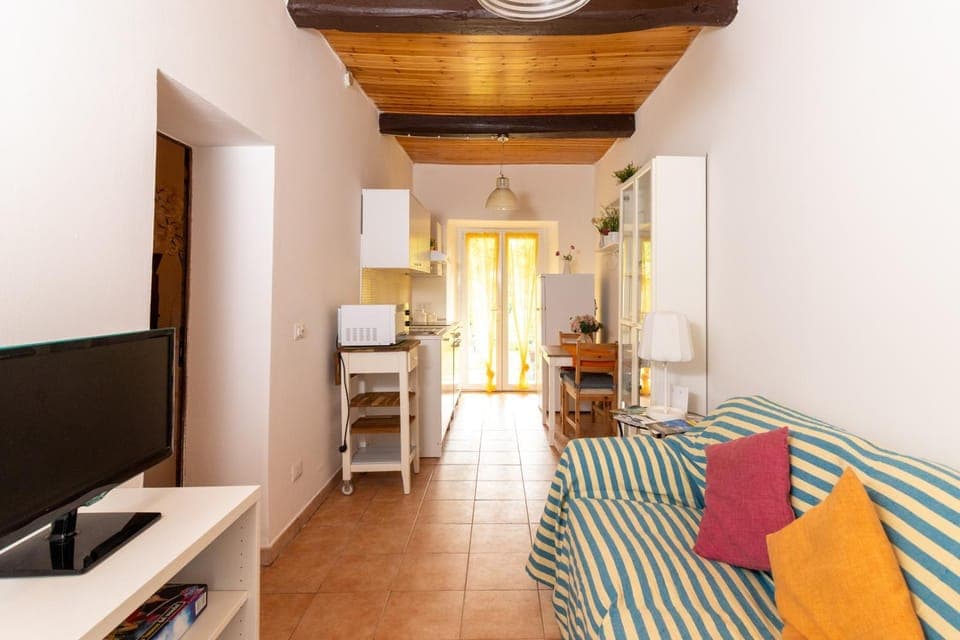 TV and multimedia, Living room, Photo of the whole room, Seating area, Evening entertainment