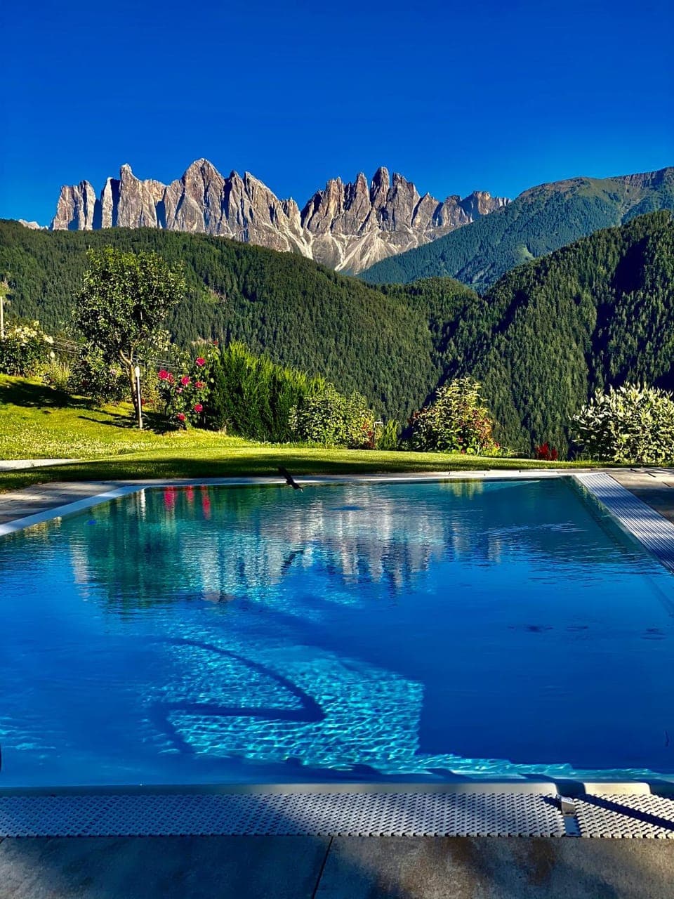 Nearby landmark, Natural landscape, Mountain view, Swimming pool, Swimming pool, Open Air Bath