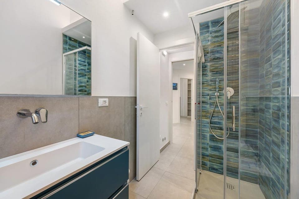 Bathroom, Living room