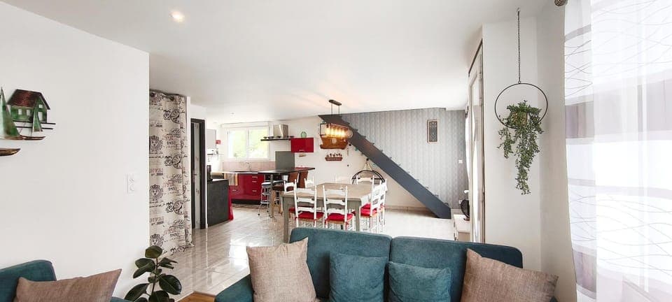 Kitchen or kitchenette, Living room, Dining area