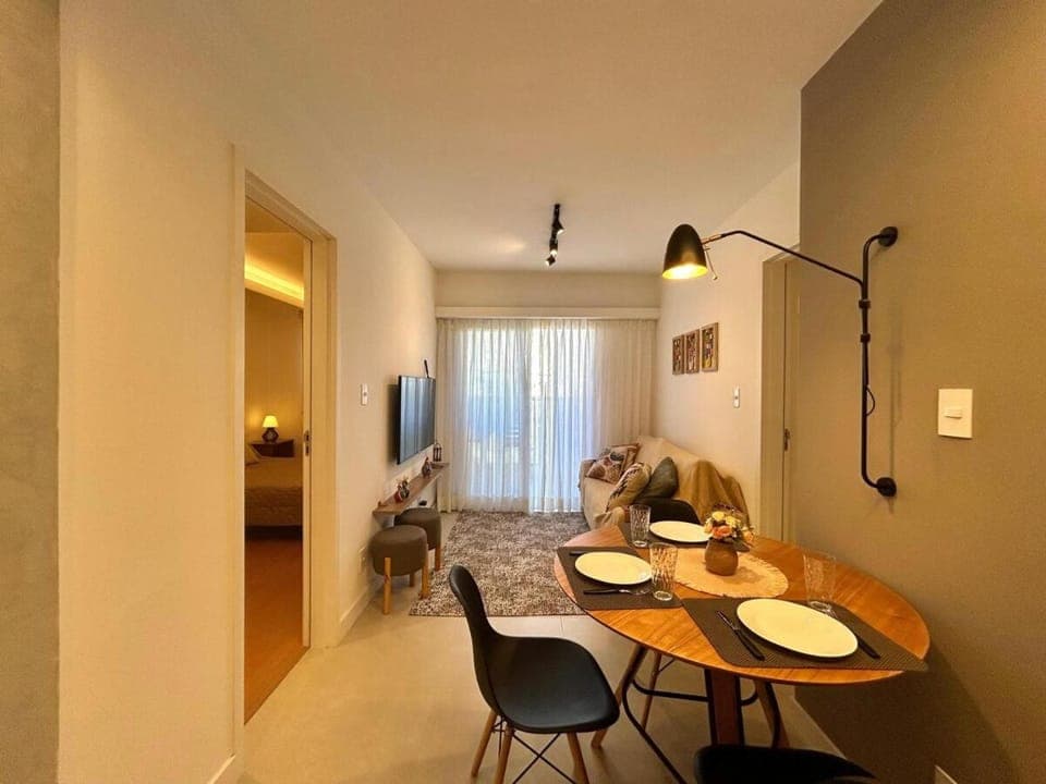 TV and multimedia, Living room, Seating area, Dining area