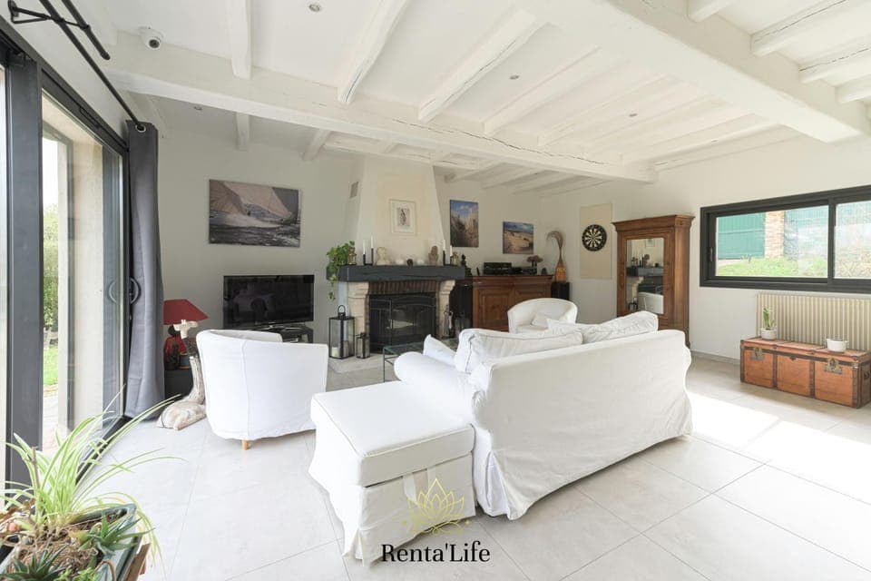 TV and multimedia, Seating area