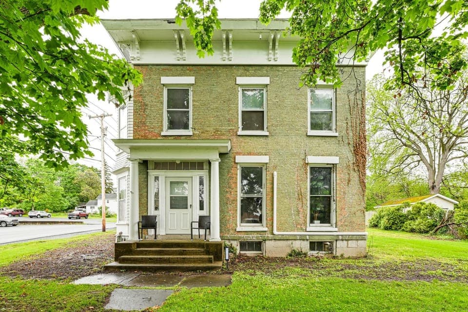 Near Lake and Wineries Spacious Union Springs Home! House in Union Springs