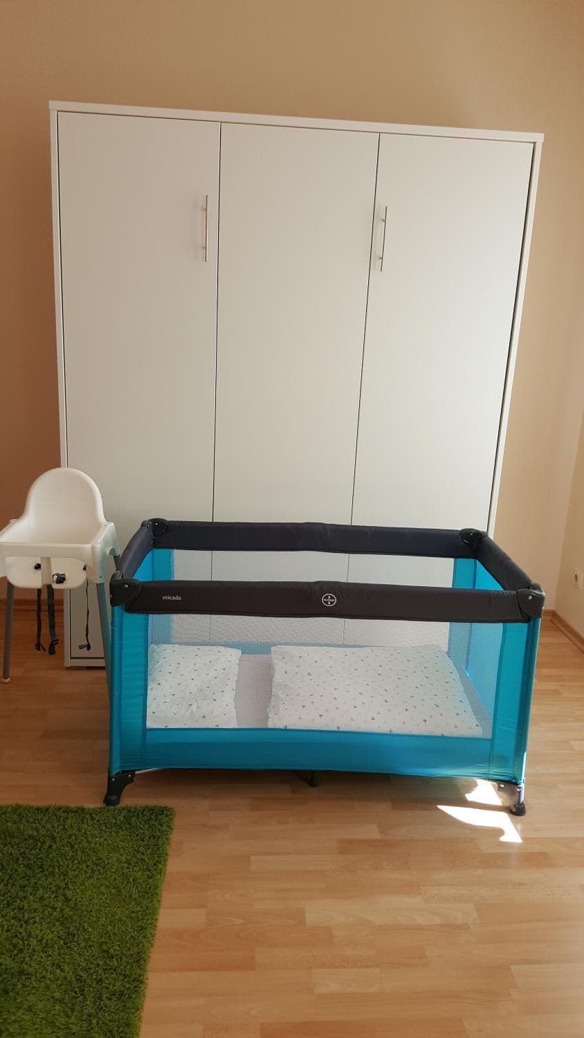 Decorative detail, young children, Family