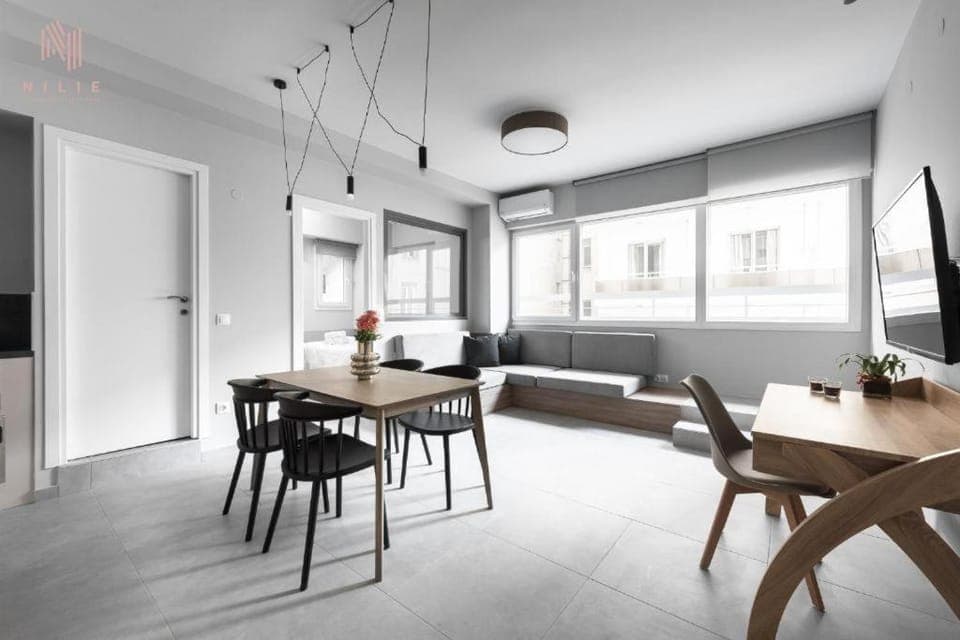 TV and multimedia, Living room, Seating area, Dining area