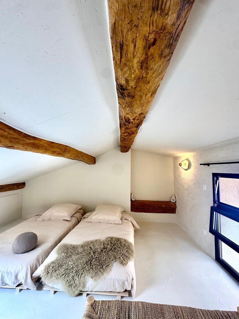 Bed, Photo of the whole room, Bedroom, bunk bed