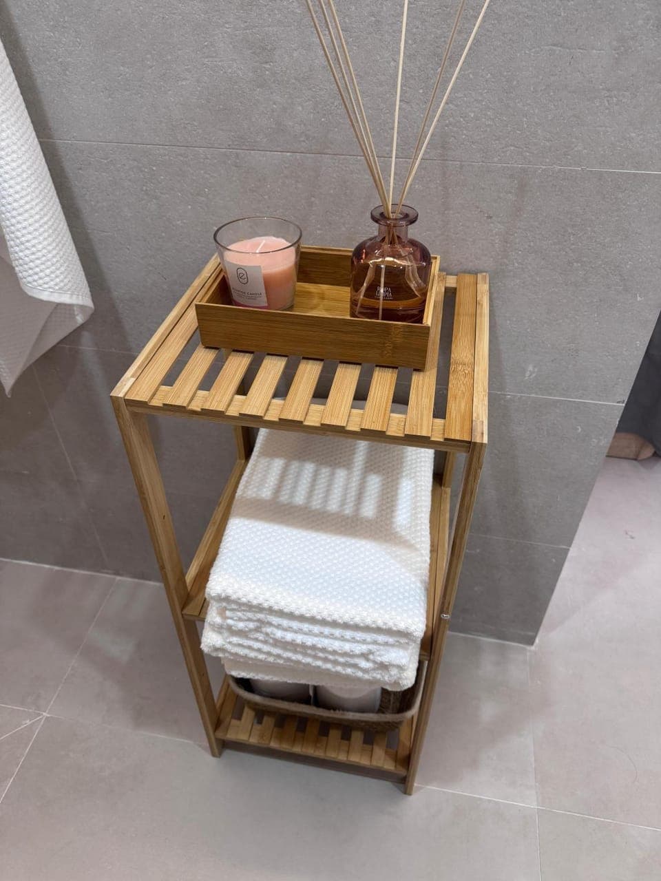 Bathroom, towels