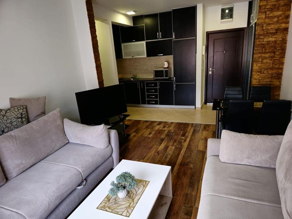 TV and multimedia, Kitchen or kitchenette, Living room