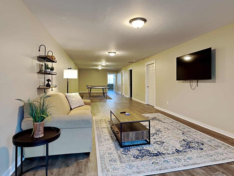 Mins to Downtown & Raceway Rookwood Retreat 1 & 2 House in Indianapolis