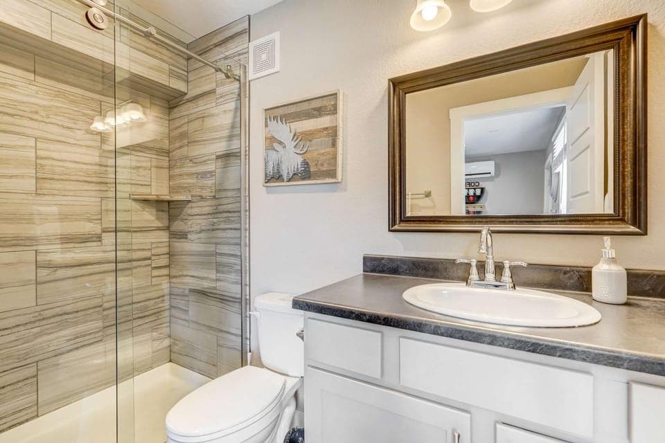 Vermijo Nook Walk to OCC Downtown w Fire Pit Apartment in Old Colorado City