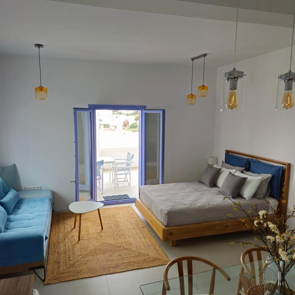 Bed, Living room, Bedroom