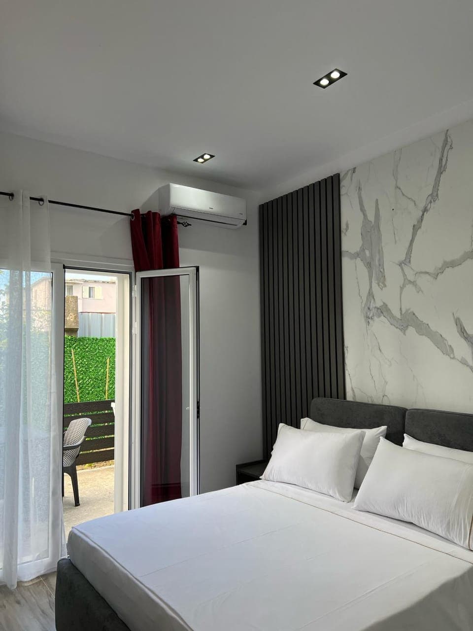 Bed, Bedroom, air conditioner