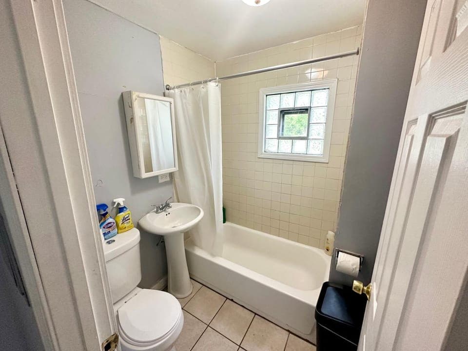 Shower, Toilet, Bathroom, Bath