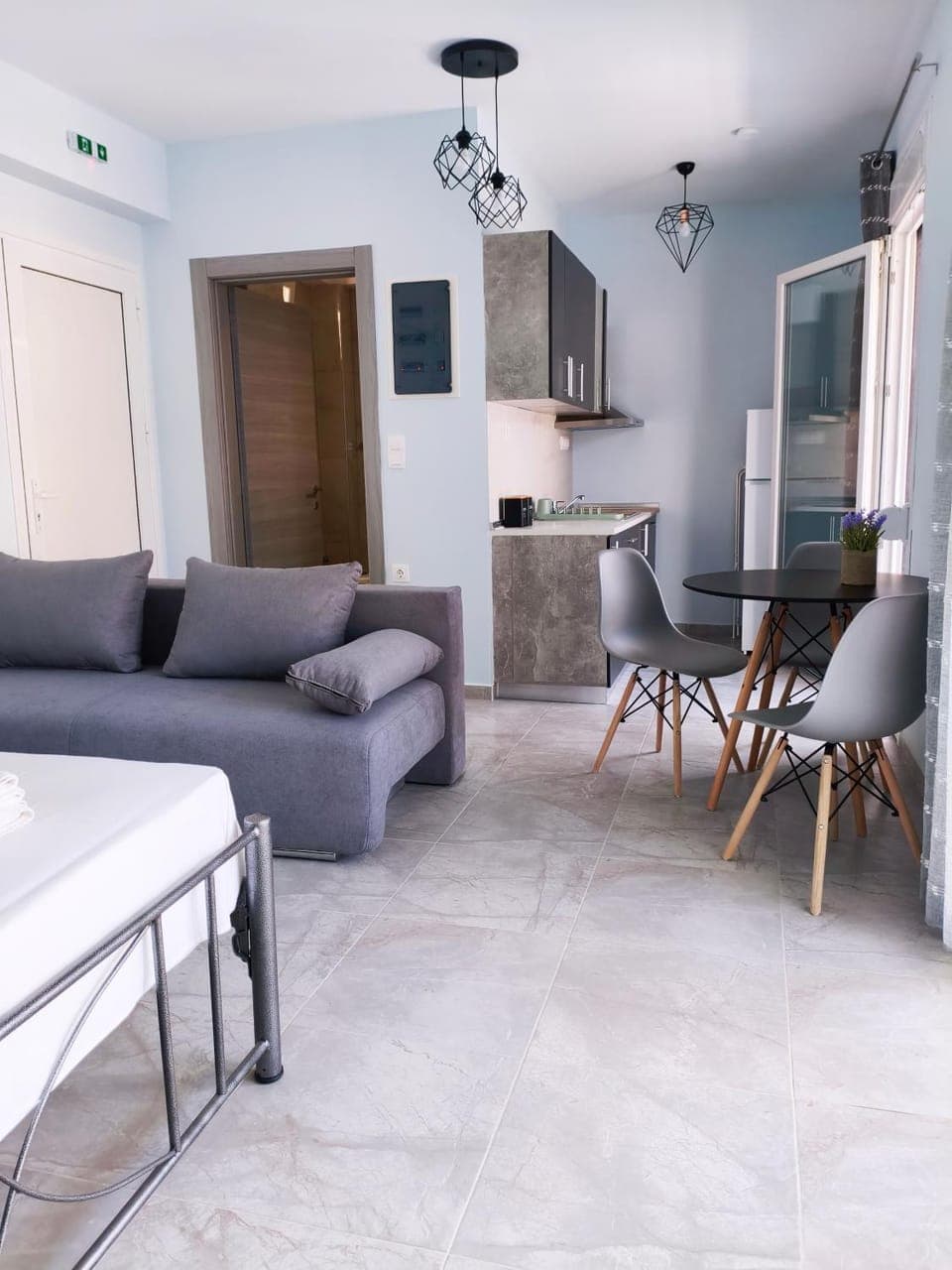 Kitchen or kitchenette, Living room, Photo of the whole room, Seating area, Dining area, pet friendly, stove